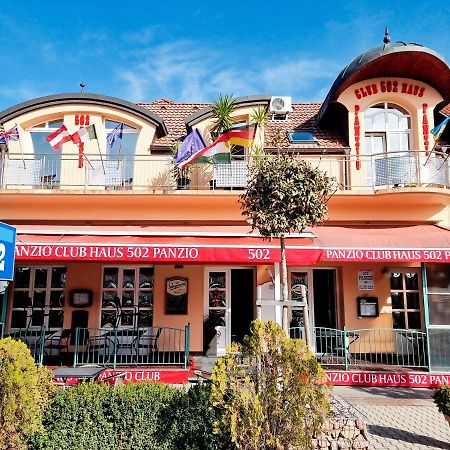 Bed and Breakfast Club Haus 502 Калоча Екстер'єр фото