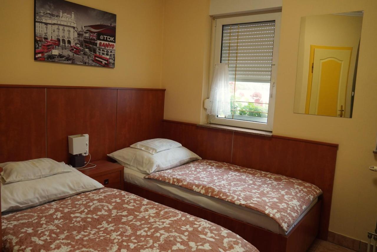 Bed and Breakfast Club Haus 502 Калоча Екстер'єр фото