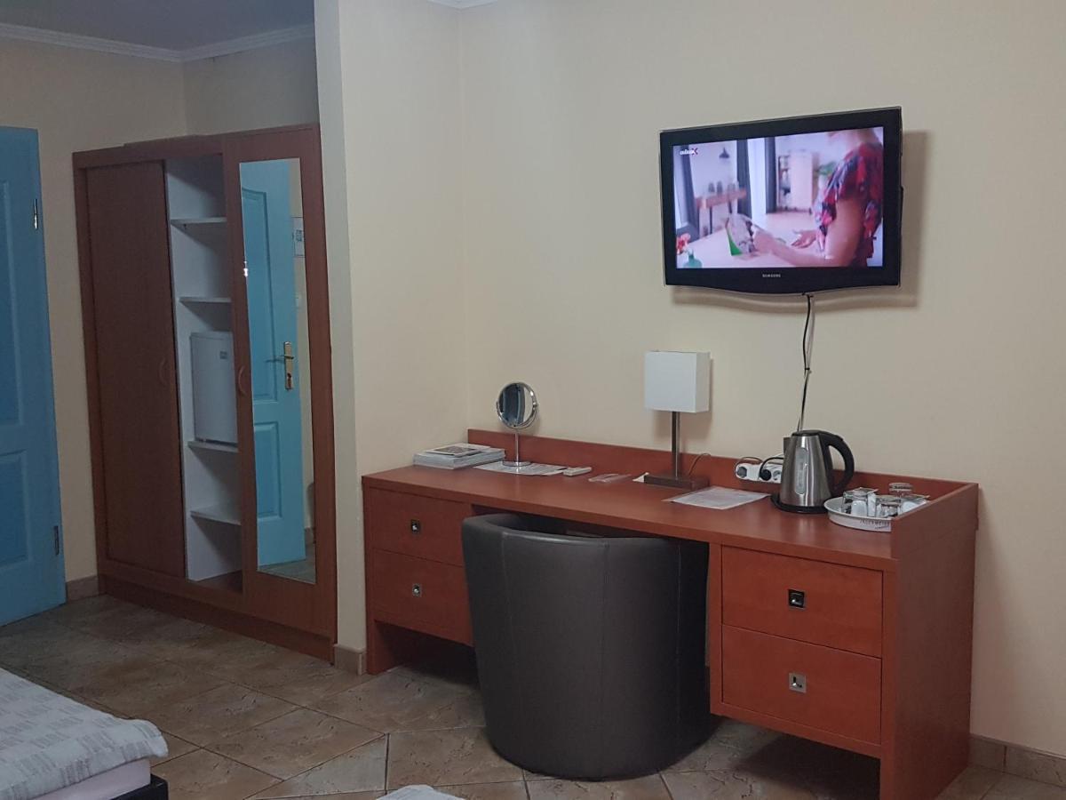 Bed and Breakfast Club Haus 502 Калоча Екстер'єр фото