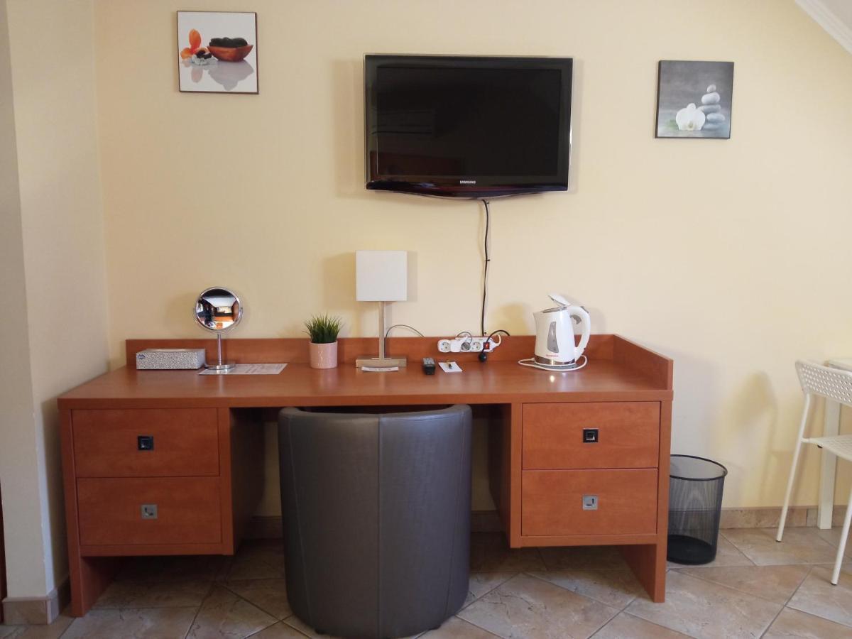 Bed and Breakfast Club Haus 502 Калоча Екстер'єр фото