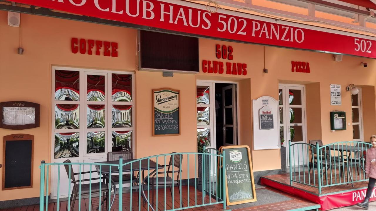 Bed and Breakfast Club Haus 502 Калоча Екстер'єр фото
