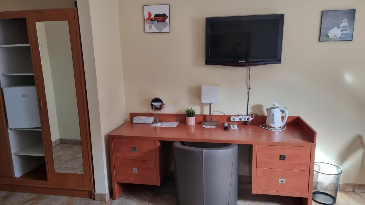 Bed and Breakfast Club Haus 502 Калоча Екстер'єр фото